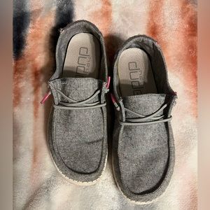 Hey dude Wendy confetti black women’s size 9.5